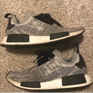 7.5 Adidas nmd R1 pk
